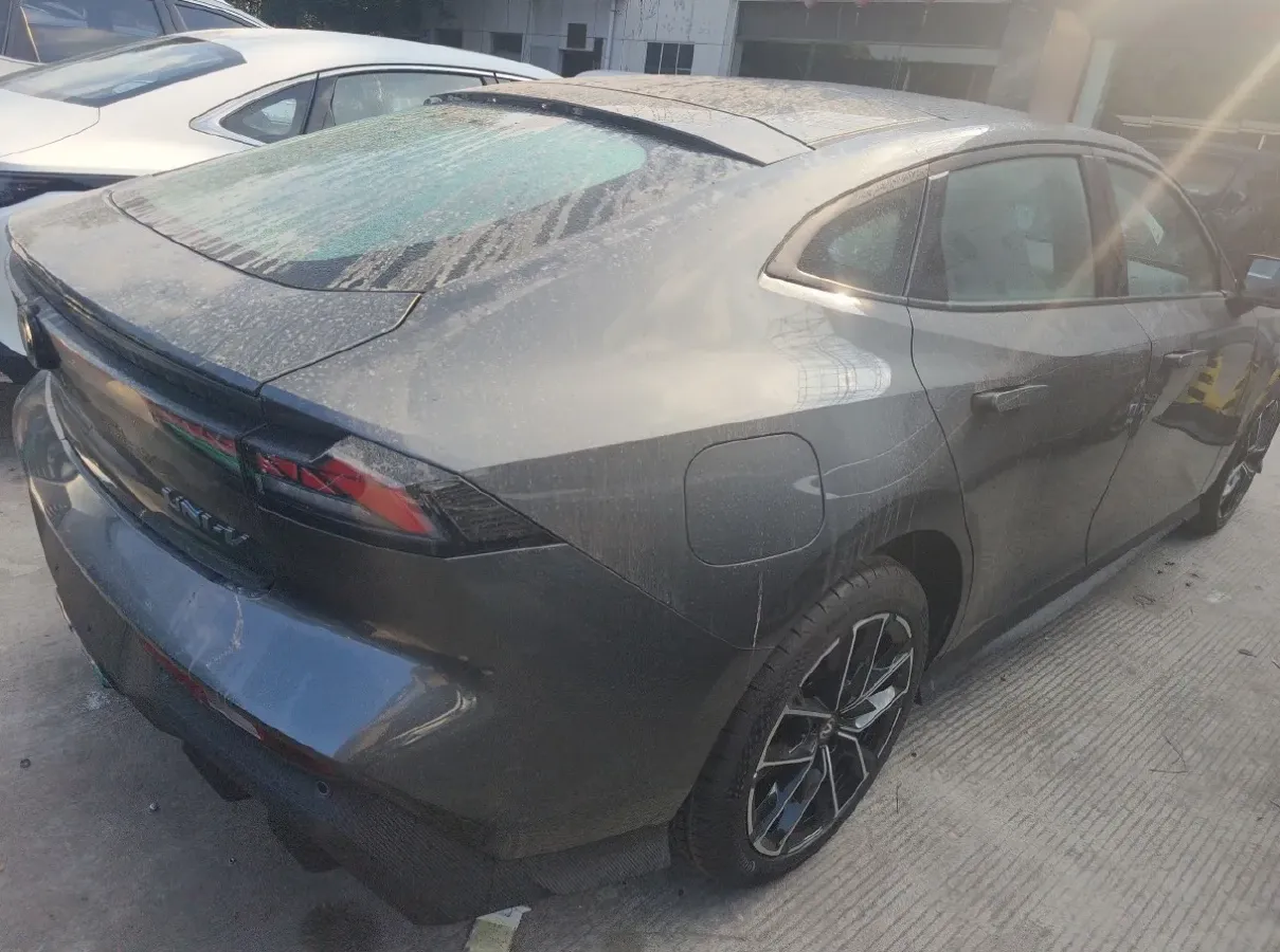 2024 ChangAn UNI-V iDD 1.5L 110HP L4 E-CVT PHEV 18.99KWH,autocango,china used car exporter,china ev exporter,chinese used car exporter,chinese used ev exporter