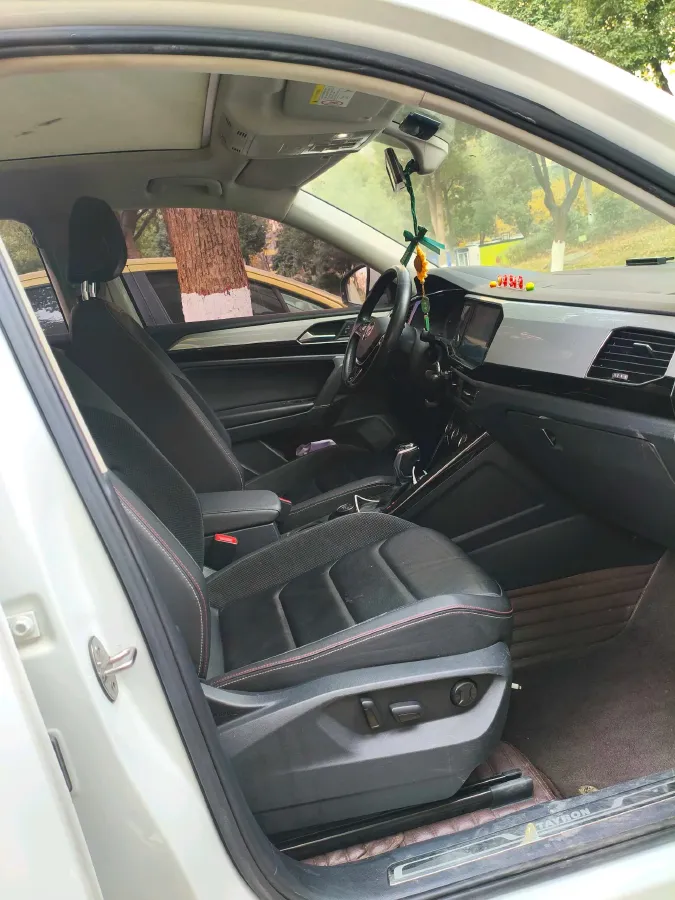 2019 MINI CLUBMAN 1.5T 102HP L3 6AT,autocango,china used car exporter,china ev exporter,chinese used car exporter,chinese used ev exporter