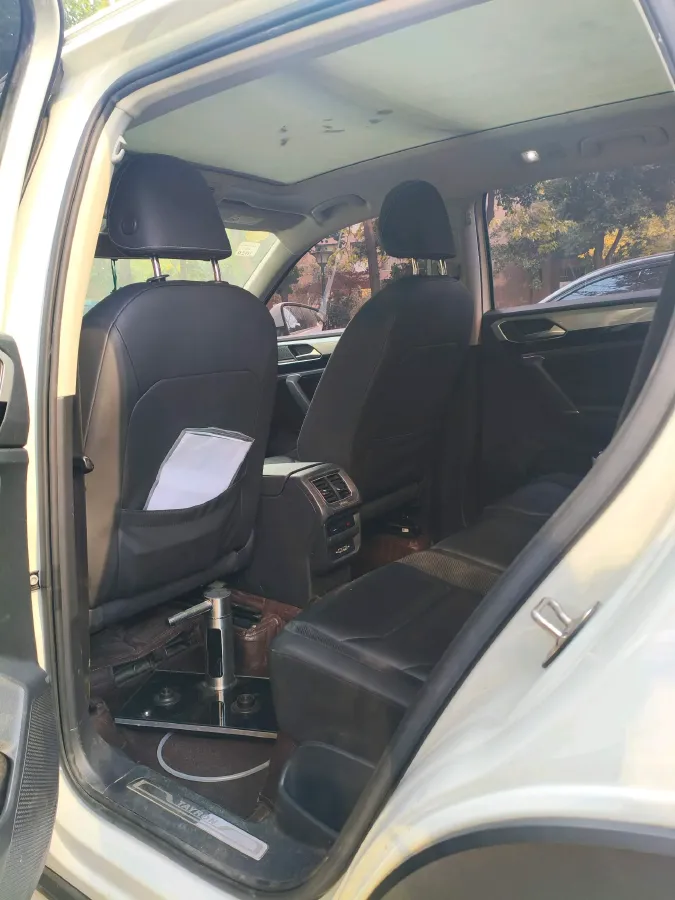 2019 MINI CLUBMAN 1.5T 102HP L3 6AT,autocango,china used car exporter,china ev exporter,chinese used car exporter,chinese used ev exporter