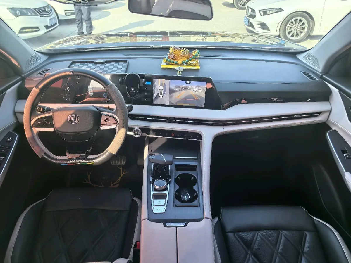 2023 ChangAn CS75 Plus 1.5T 188HP L4 8AT,autocango,china used car exporter,china ev exporter,chinese used car exporter,chinese used ev exporter