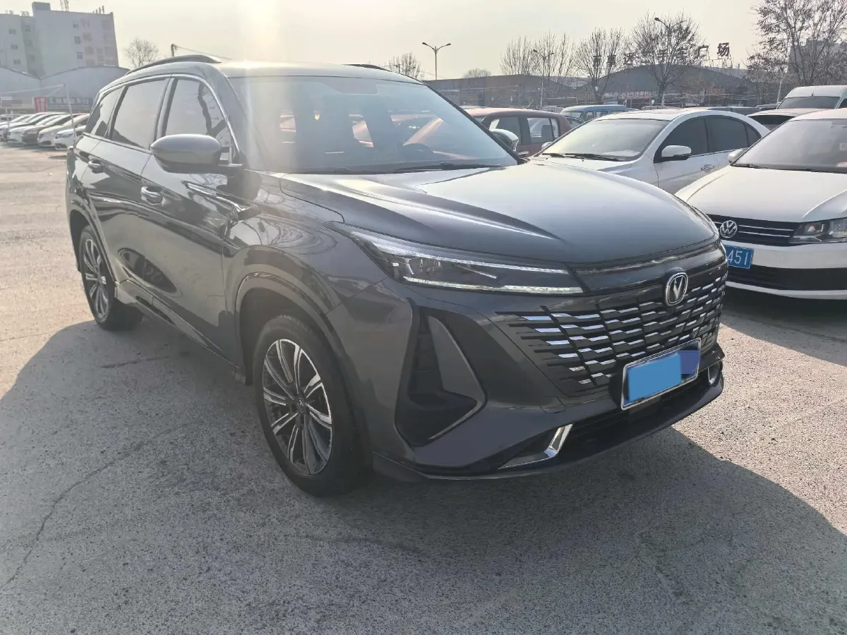 2023 ChangAn CS75 Plus 1.5T 188HP L4 8AT,autocango,china used car exporter,china ev exporter,chinese used car exporter,chinese used ev exporter