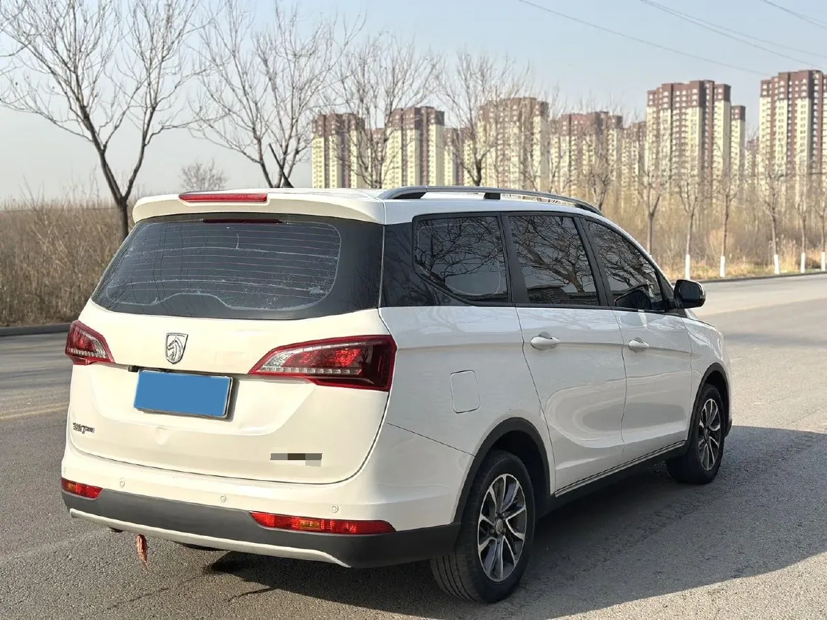 2019 BaoJun 730 1.5L 105HP L4 6MT,autocango,china used car exporter,china ev exporter,chinese used car exporter,chinese used ev exporter