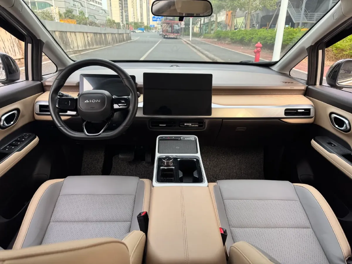 2022 Geely Okavango 1.8T 184HP L4 7DCT,autocango,china used car exporter,china ev exporter,chinese used car exporter,chinese used ev exporter