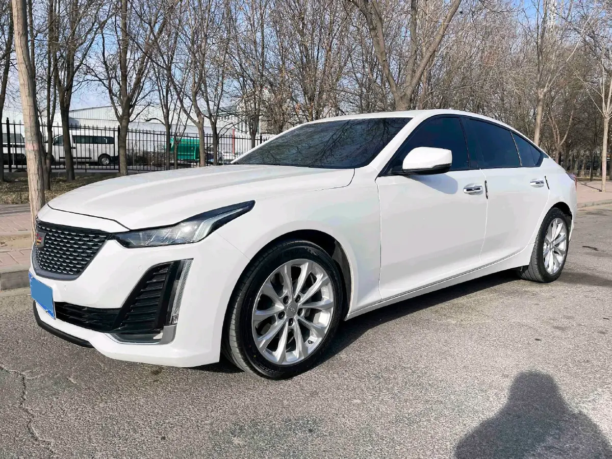 2022 Cadillac CT5 2.0T 237HP L4 10AT