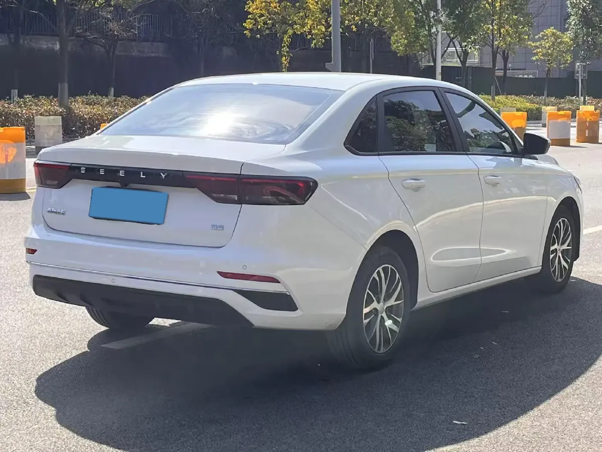2025 Geely Emgrand 1.5L 127HP L4 CVT,autocango,china used car exporter,china ev exporter,chinese used car exporter,chinese used ev exporter