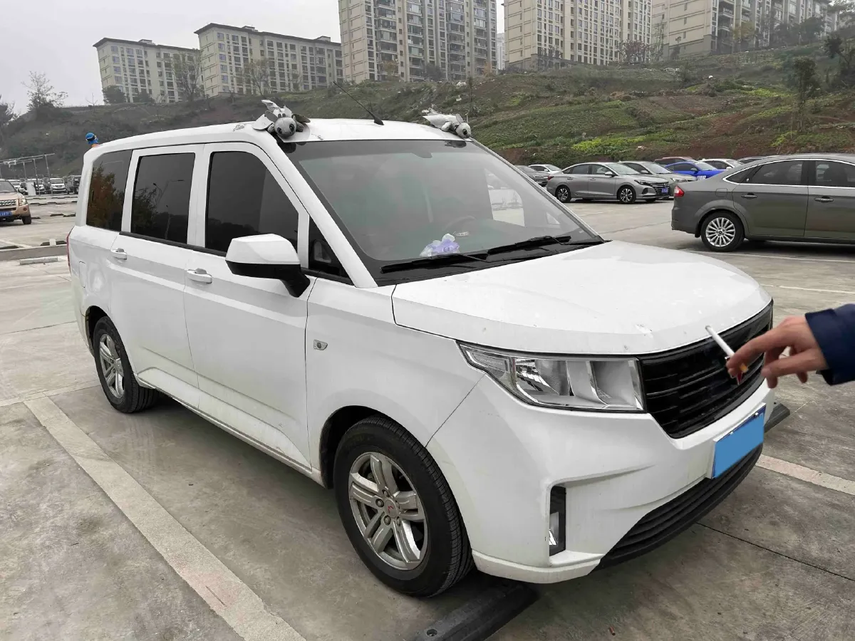 2020 WuLing HongGuang Plus 1.5L 99HP L4 6MT,autocango,china used car exporter,china ev exporter,chinese used car exporter,chinese used ev exporter