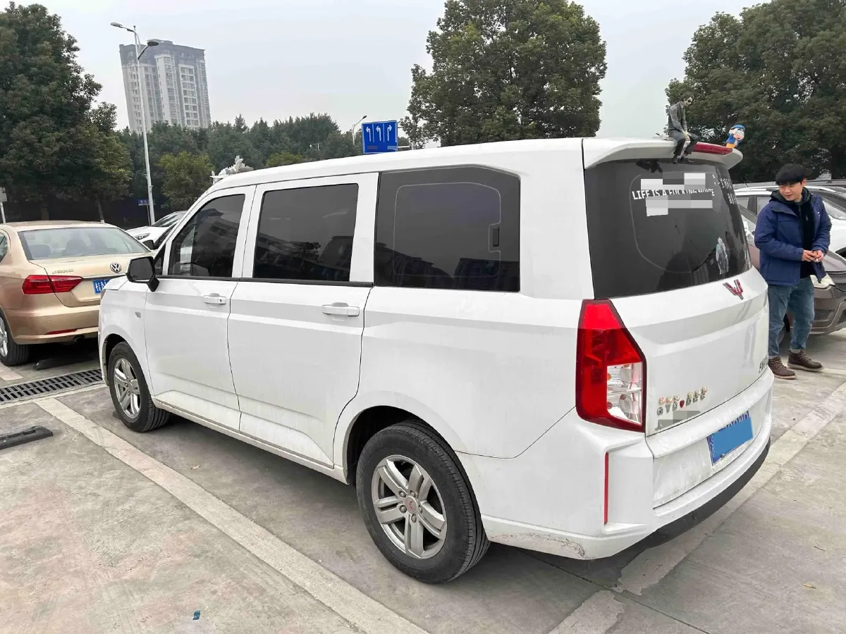 2020 WuLing HongGuang Plus 1.5L 99HP L4 6MT,autocango,china used car exporter,china ev exporter,chinese used car exporter,chinese used ev exporter