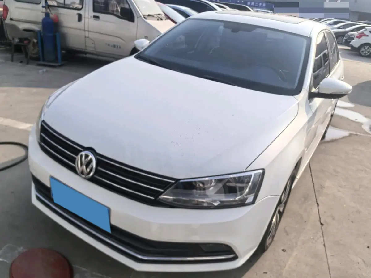 2018 Volkswagen Sagitar 1.2T 110HP L4 7DCT