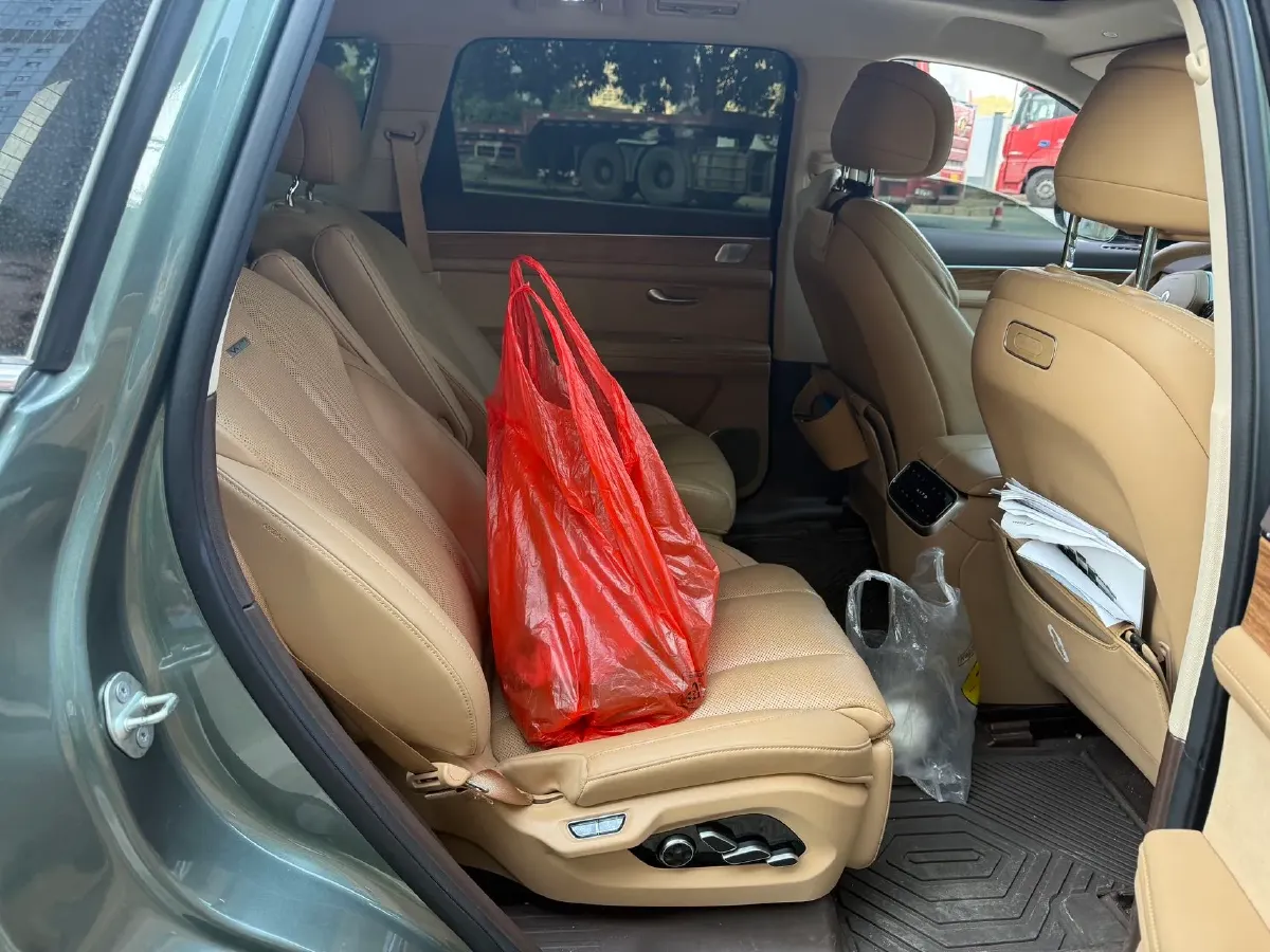 2024 AITO AITO M7 1.5T 152HP L4 REEV 40KWH,autocango,china used car exporter,china ev exporter,chinese used car exporter,chinese used ev exporter