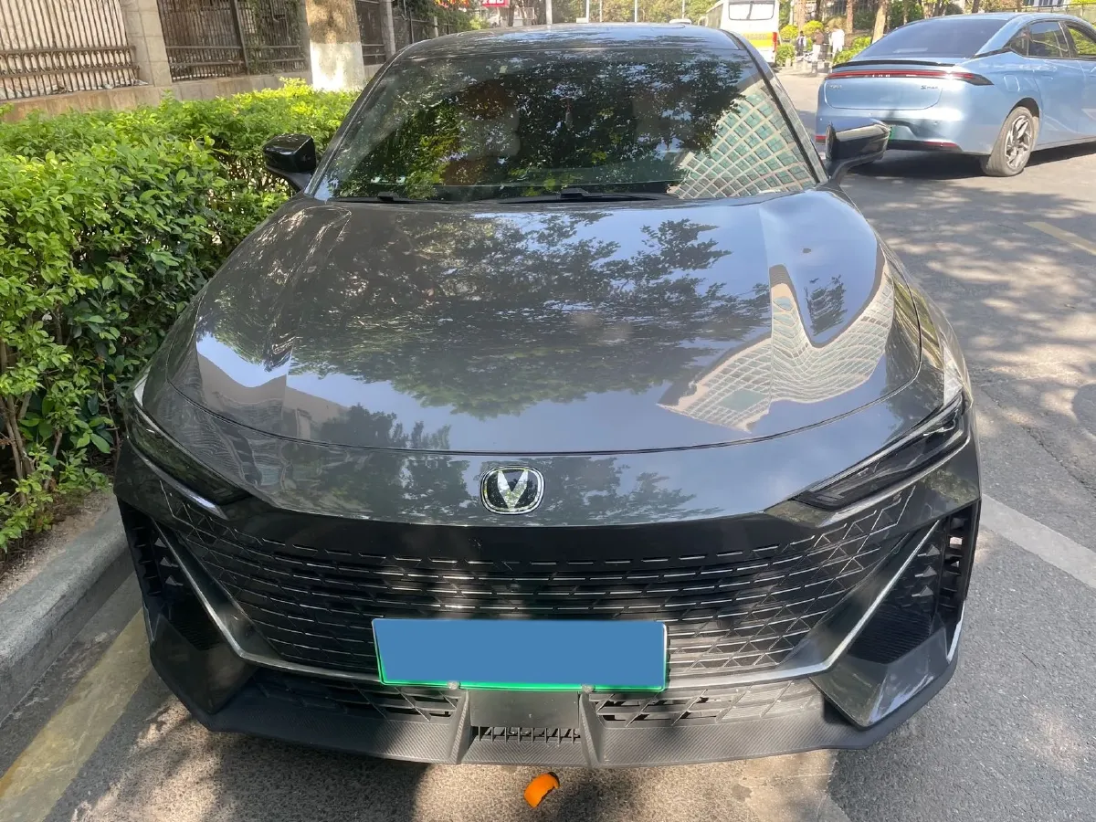 2023 ChangAn UNI-V iDD 1.5T 170HP L4 6TCT PHEV 18.4KWH,autocango,china used car exporter,china ev exporter,chinese used car exporter,chinese used ev exporter