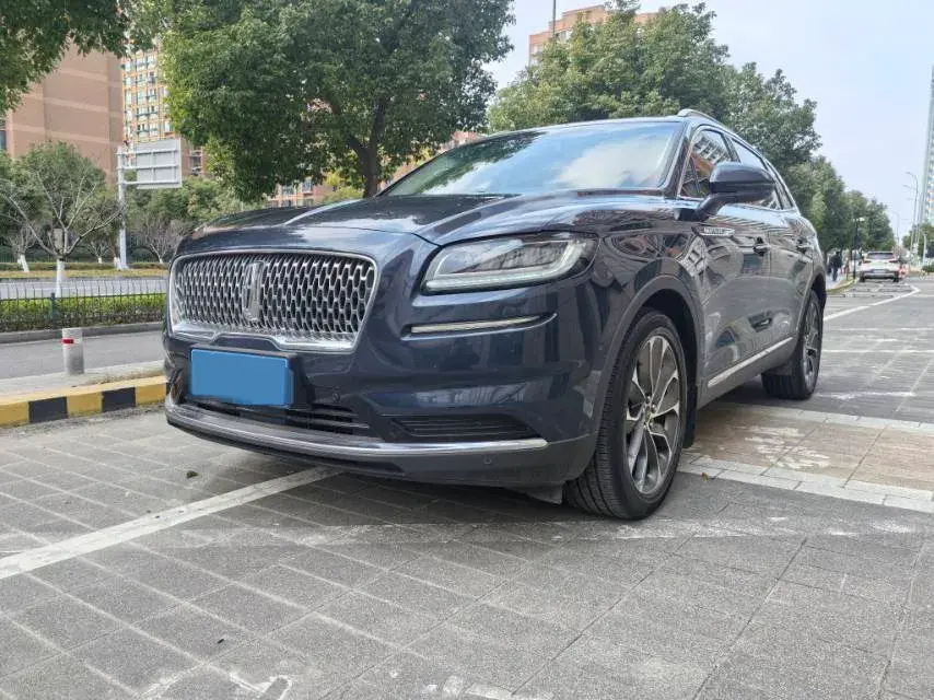 2021 Lincoln Nautilus 2.0T 245HP L4 8AT