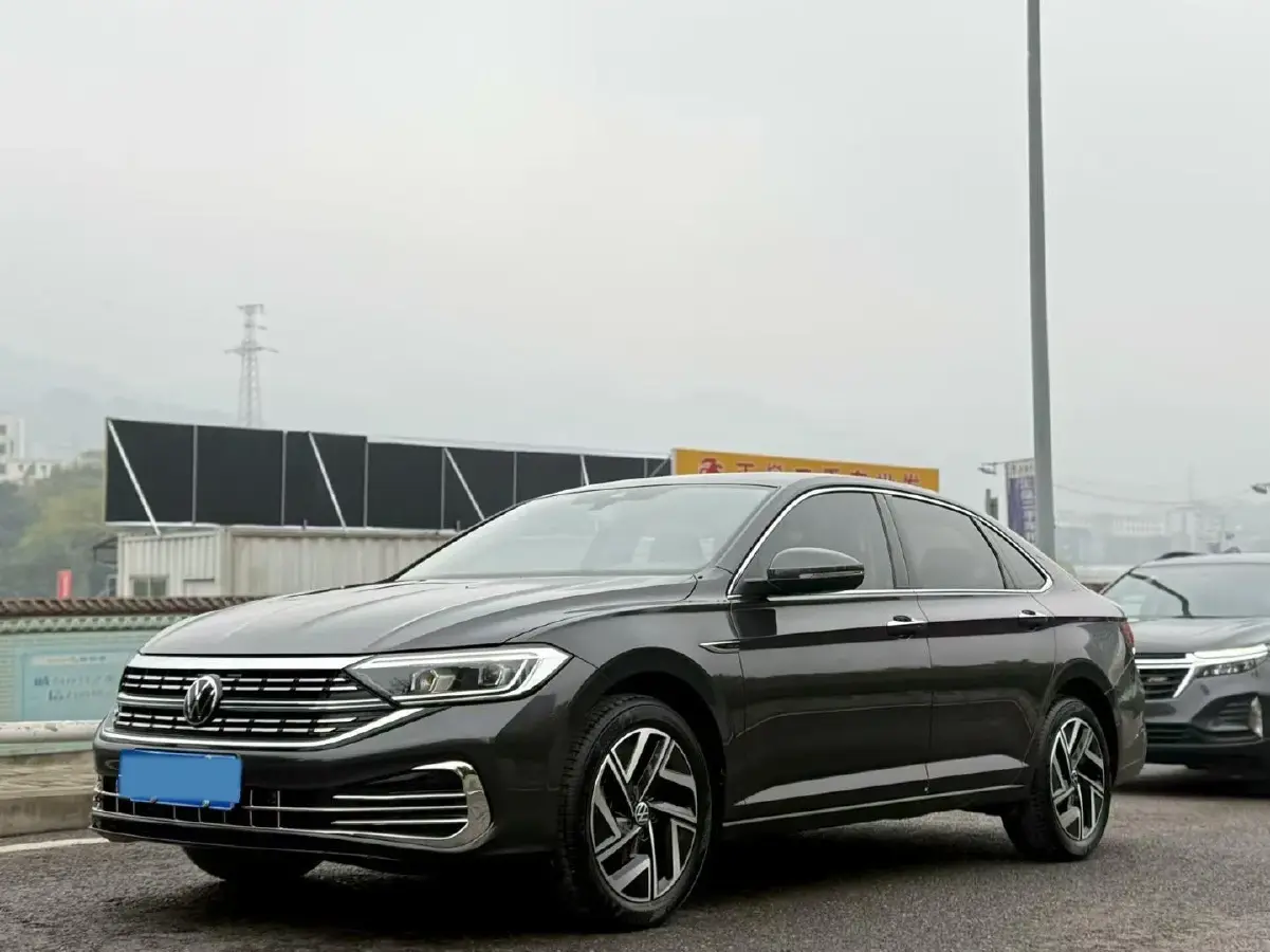 2023 Volkswagen Sagitar 1.5T 160HP L4 7DCT