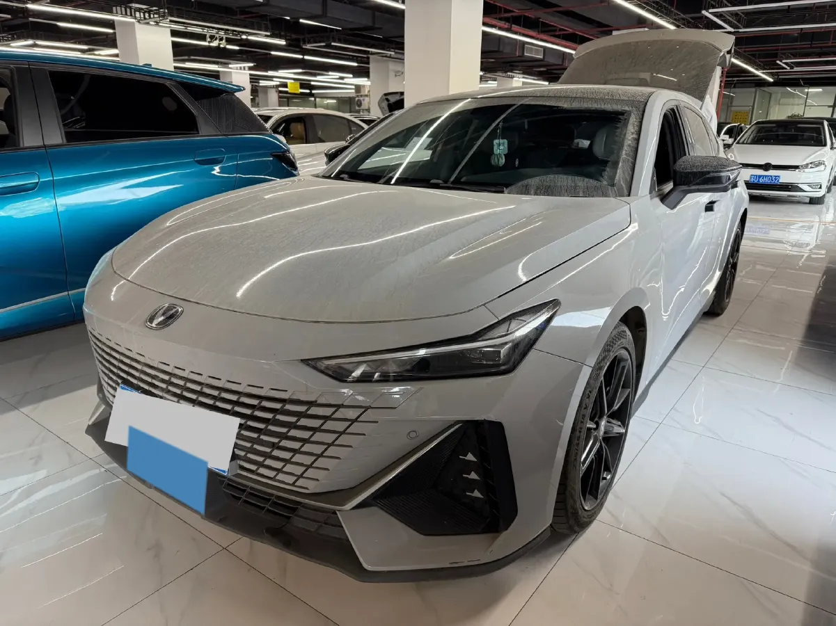 2022 ChangAn UNI-V 1.5T 188HP L4 7DCT,autocango,china used car exporter,china ev exporter,chinese used car exporter,chinese used ev exporter