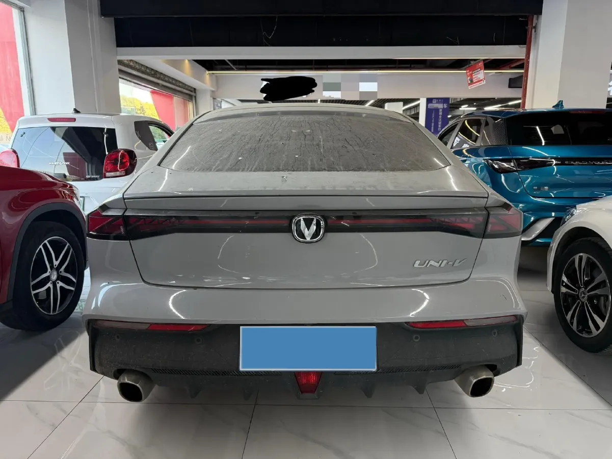 2022 ChangAn UNI-V 1.5T 188HP L4 7DCT,autocango,china used car exporter,china ev exporter,chinese used car exporter,chinese used ev exporter