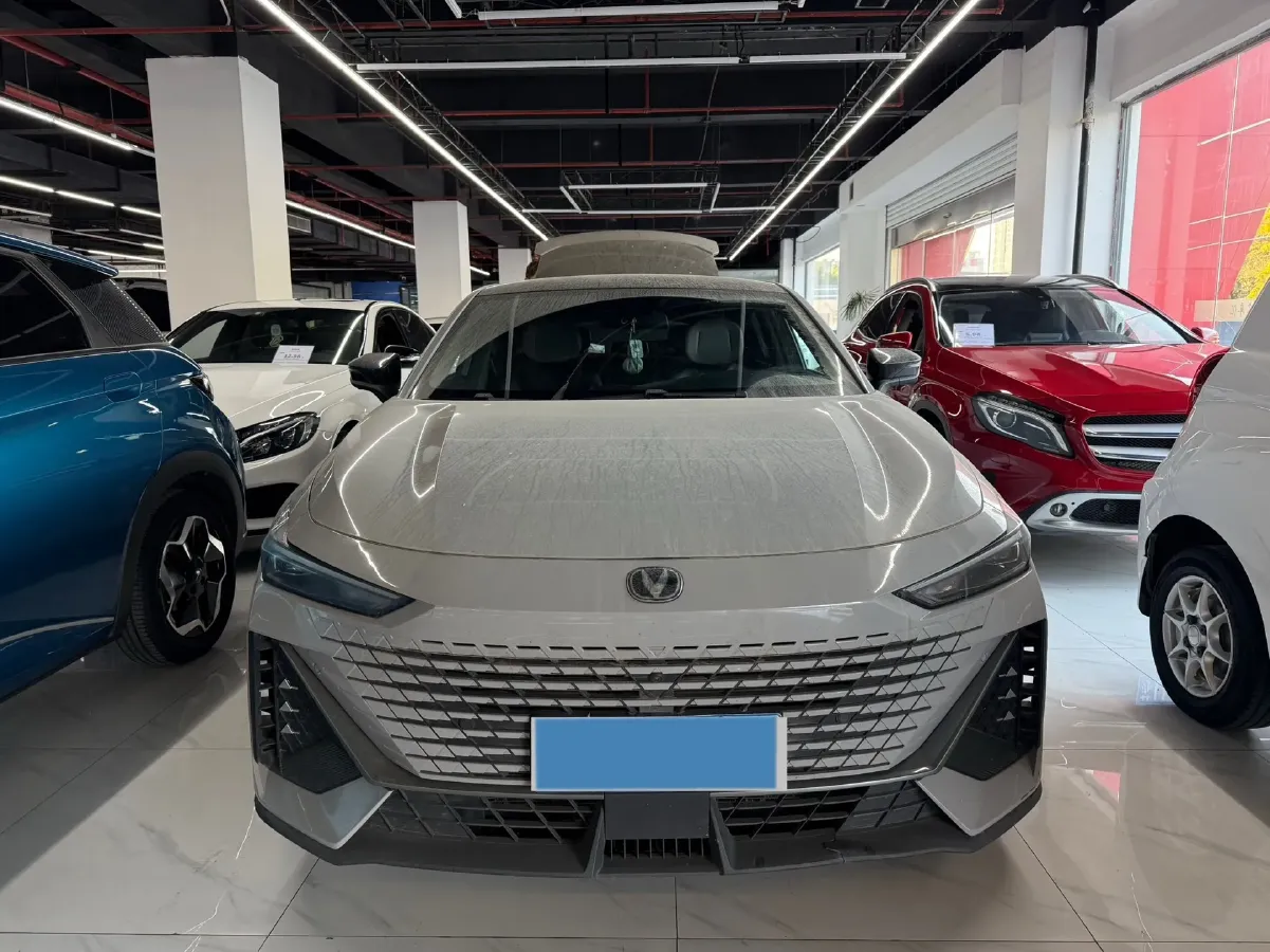 2022 ChangAn UNI-V 1.5T 188HP L4 7DCT,autocango,china used car exporter,china ev exporter,chinese used car exporter,chinese used ev exporter