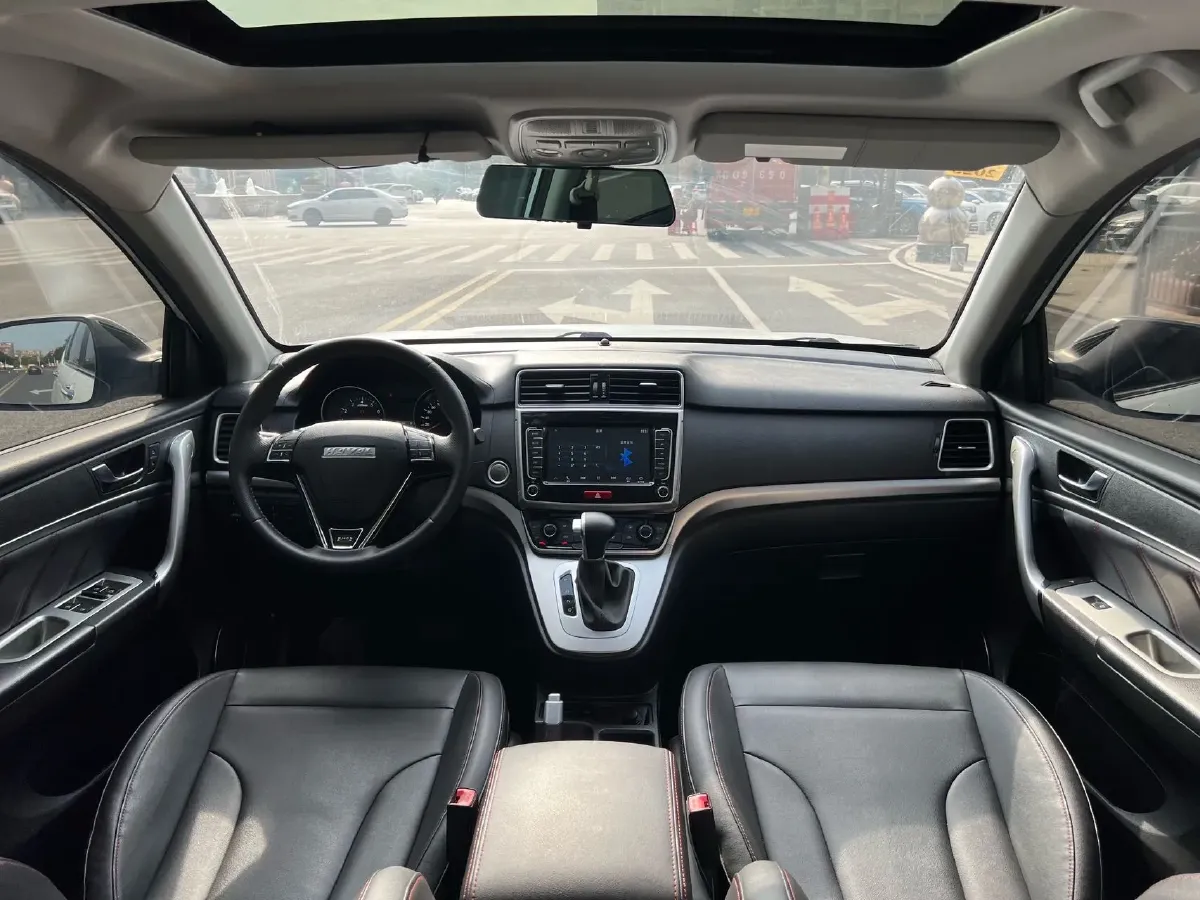 2019 Haval M6 1.5T 150HP L4 7DCT,autocango,china used car exporter,china ev exporter,chinese used car exporter,chinese used ev exporter
