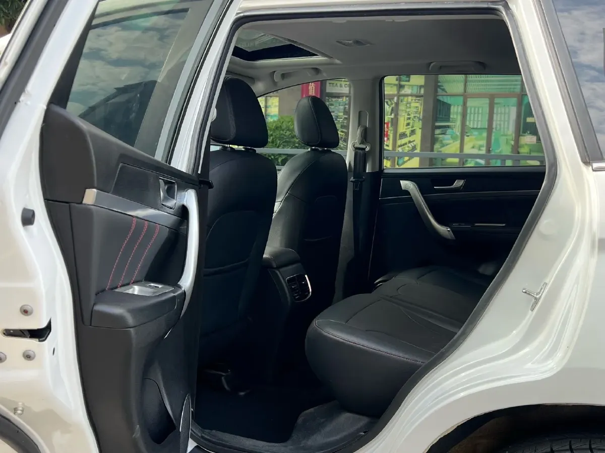 2019 Haval M6 1.5T 150HP L4 7DCT,autocango,china used car exporter,china ev exporter,chinese used car exporter,chinese used ev exporter