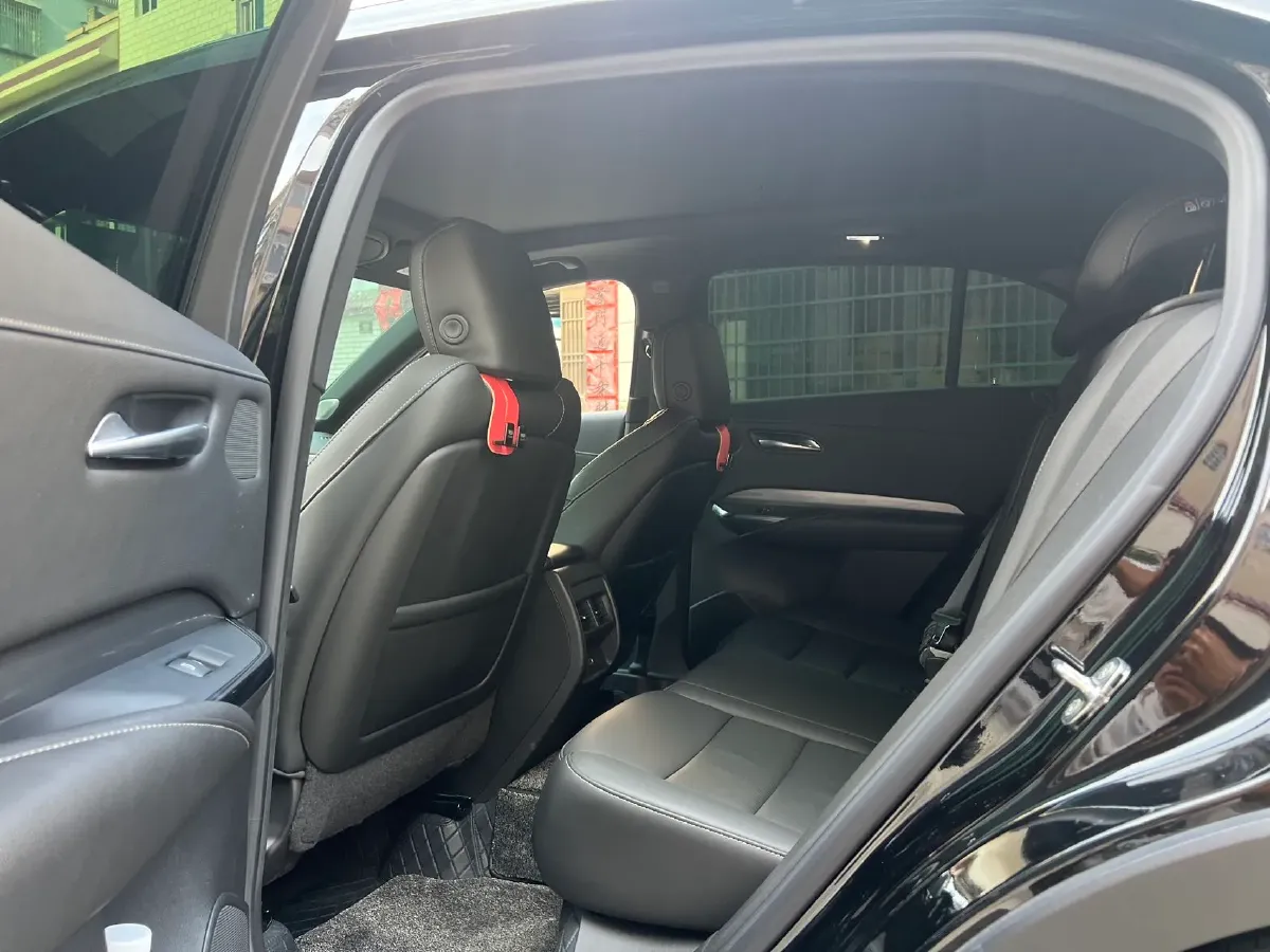 2024 Cadillac XT4 2.0T 237HP L4 9AT,autocango,china used car exporter,china ev exporter,chinese used car exporter,chinese used ev exporter