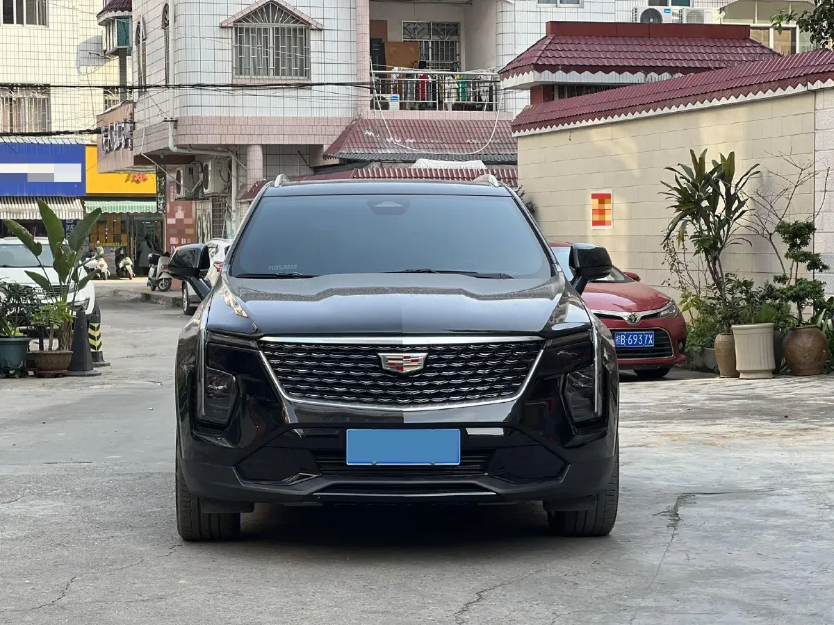 2024 Cadillac XT4 2.0T 237HP L4 9AT,autocango,china used car exporter,china ev exporter,chinese used car exporter,chinese used ev exporter