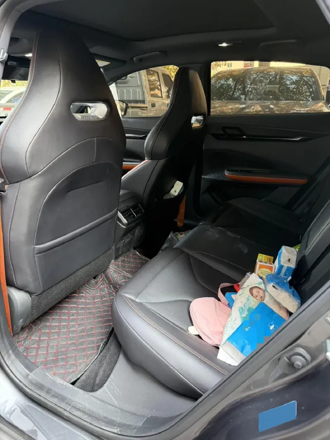 2023 ChangAn UNI-V 1.5T 188HP L4 7DCT,autocango,china used car exporter,china ev exporter,chinese used car exporter,chinese used ev exporter