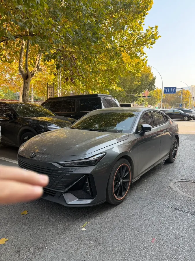 2023 ChangAn UNI-V 1.5T 188HP L4 7DCT,autocango,china used car exporter,china ev exporter,chinese used car exporter,chinese used ev exporter