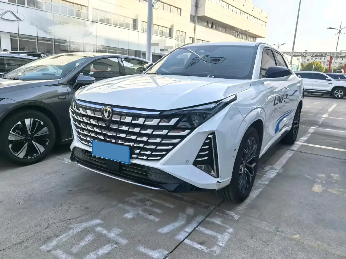 2025 ChangAn UNI-Z 1.5T 188HP L4 7DCT