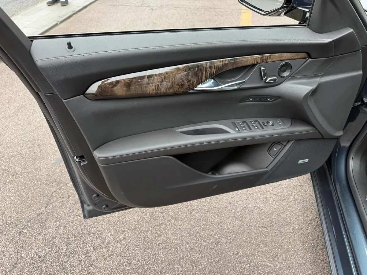 2022 Cadillac CT6 2.0T 237HP L4 10AT,autocango,china used car exporter,china ev exporter,chinese used car exporter,chinese used ev exporter