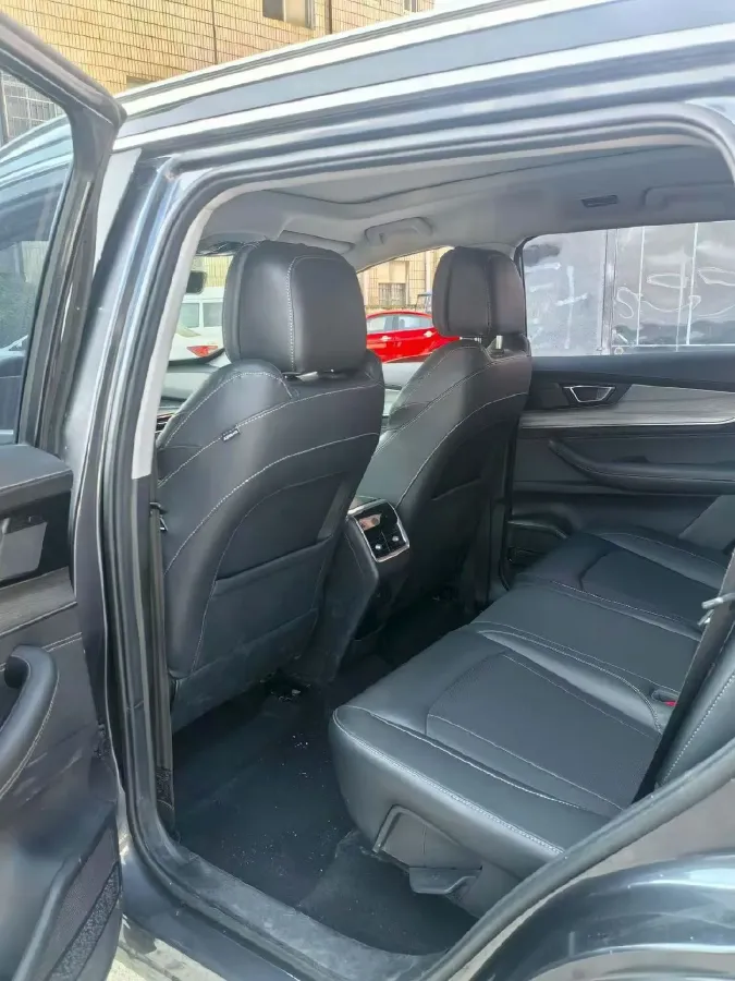 2022 ChangAn CS75 Plus 2.0T 233HP L4 8AT,autocango,china used car exporter,china ev exporter,chinese used car exporter,chinese used ev exporter