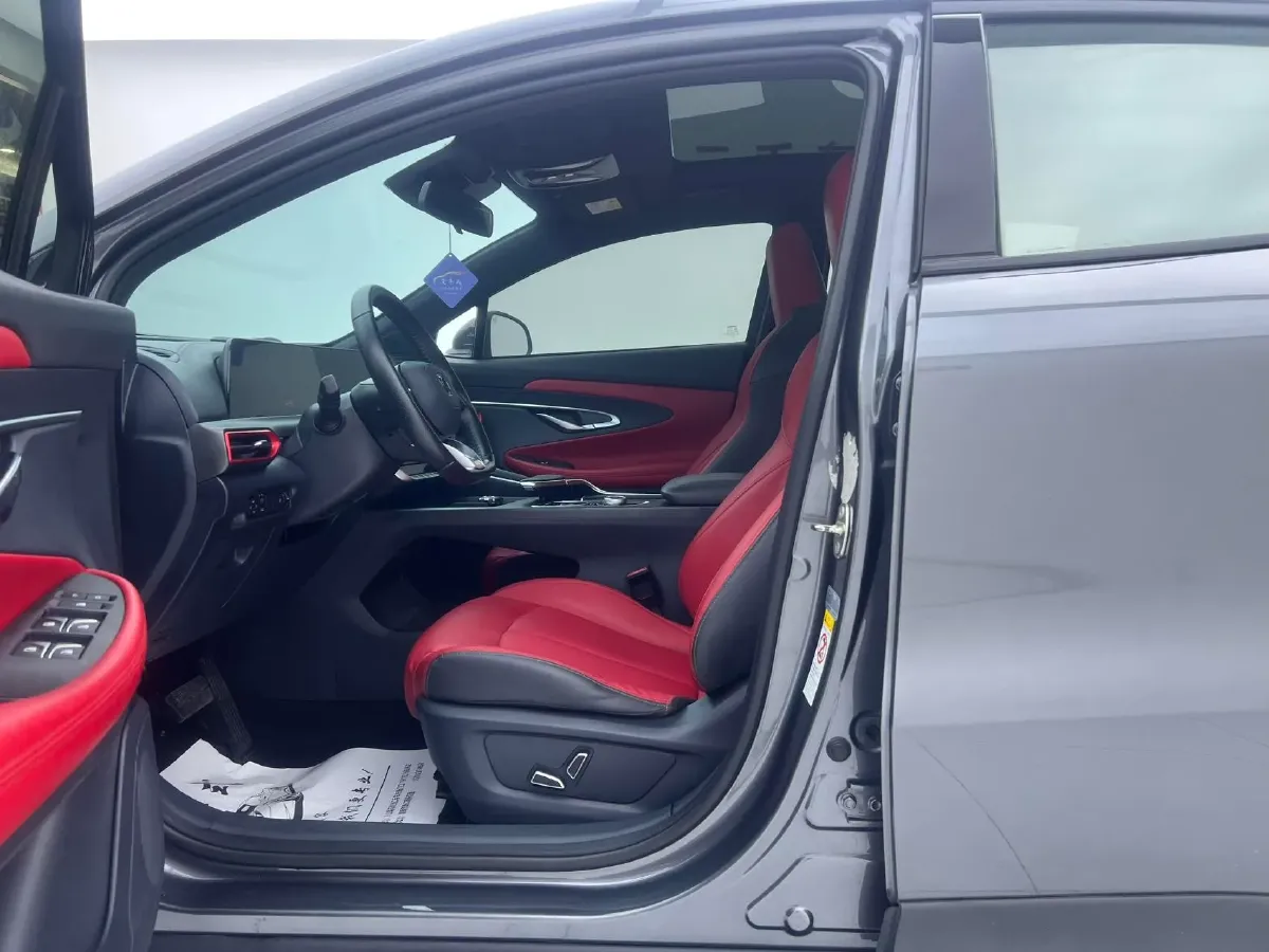 2020 ChangAn UNI-T 1.5T 180HP L4 7DCT,autocango,china used car exporter,china ev exporter,chinese used car exporter,chinese used ev exporter