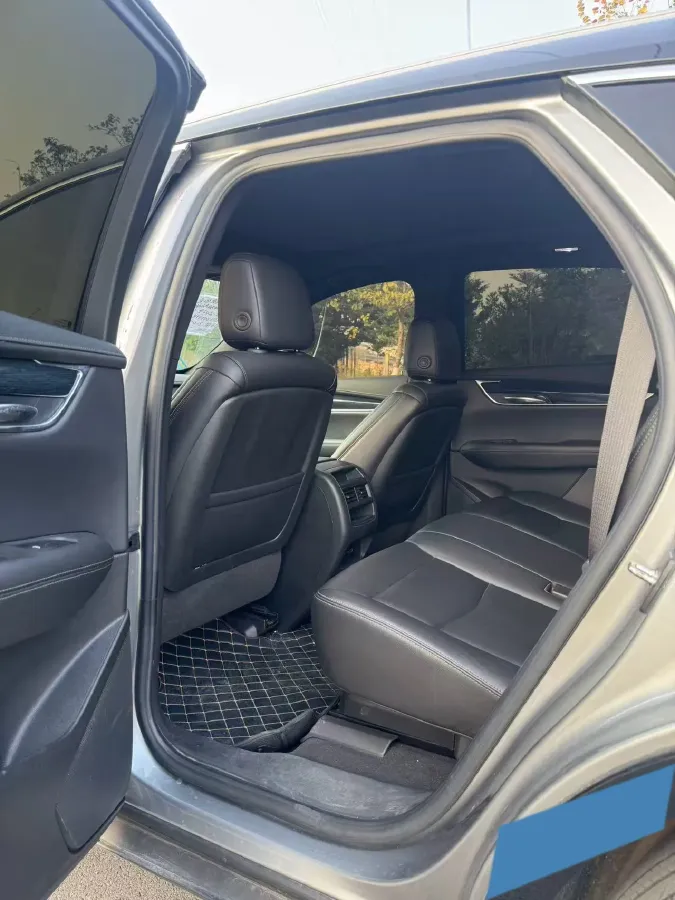 2023 Cadillac XT5 2.0T 237HP L4 9AT,autocango,china used car exporter,china ev exporter,chinese used car exporter,chinese used ev exporter