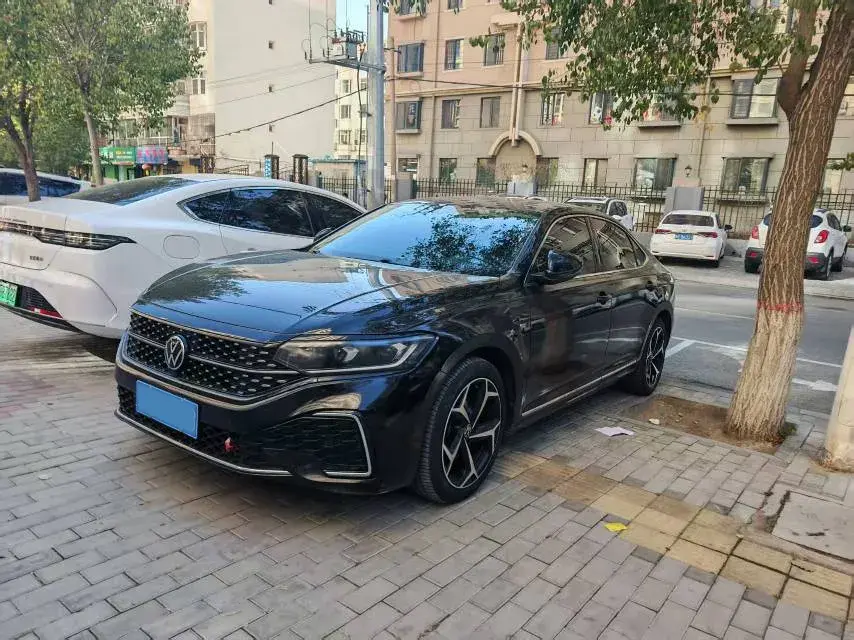 2023 Volkswagen Passat 2.0T 186HP L4 7DCT 2023 Volkswagen Passat 2.0T 186HP L4 7DCT