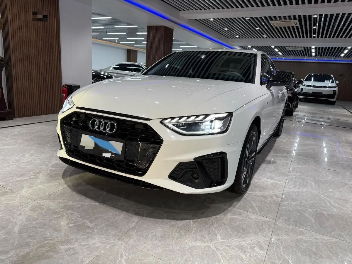 2022 Audi A4L 2.0T 190HP L4 7DCT