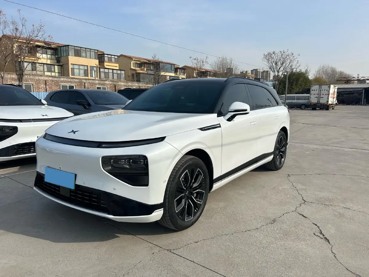 2025 Xpeng G9 BEV 79KWH