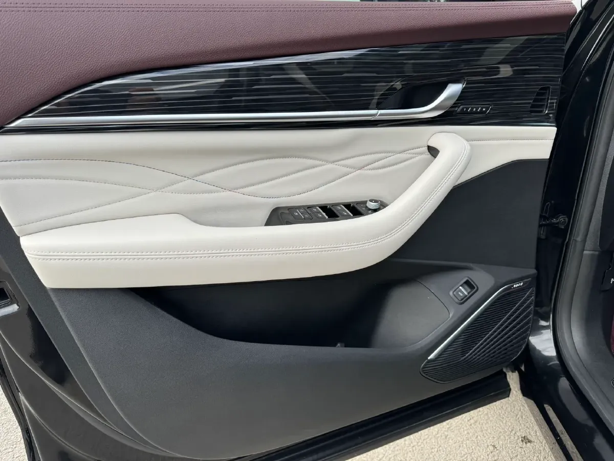 2021 Geely Monjaro 2.0T 218HP L4 7DCT,autocango,china used car exporter,china ev exporter,chinese used car exporter,chinese used ev exporter