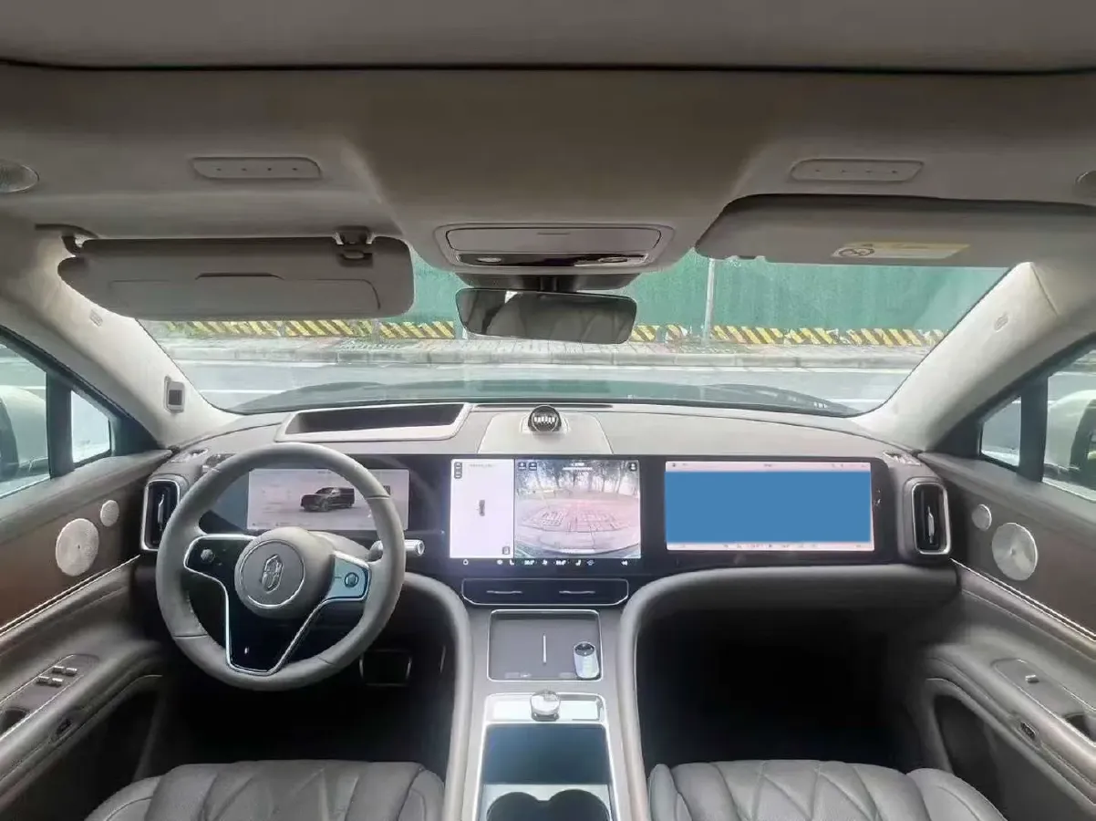 2025 AITO AITO M9 REEV 160HP REEV 52KWH,autocango,china used car exporter,china ev exporter,chinese used car exporter,chinese used ev exporter