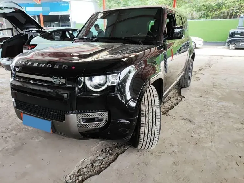 2023 Land Rover Defender 3.0T 400HP L6 8AT,autocango,china used car exporter,china ev exporter,chinese used car exporter,chinese used ev exporter