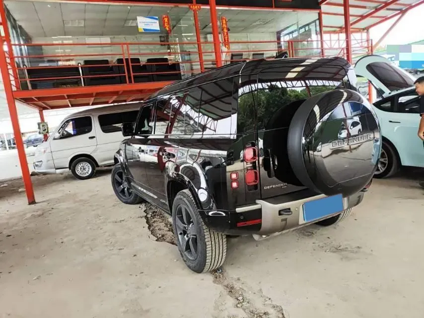 2023 Land Rover Defender 3.0T 400HP L6 8AT,autocango,china used car exporter,china ev exporter,chinese used car exporter,chinese used ev exporter