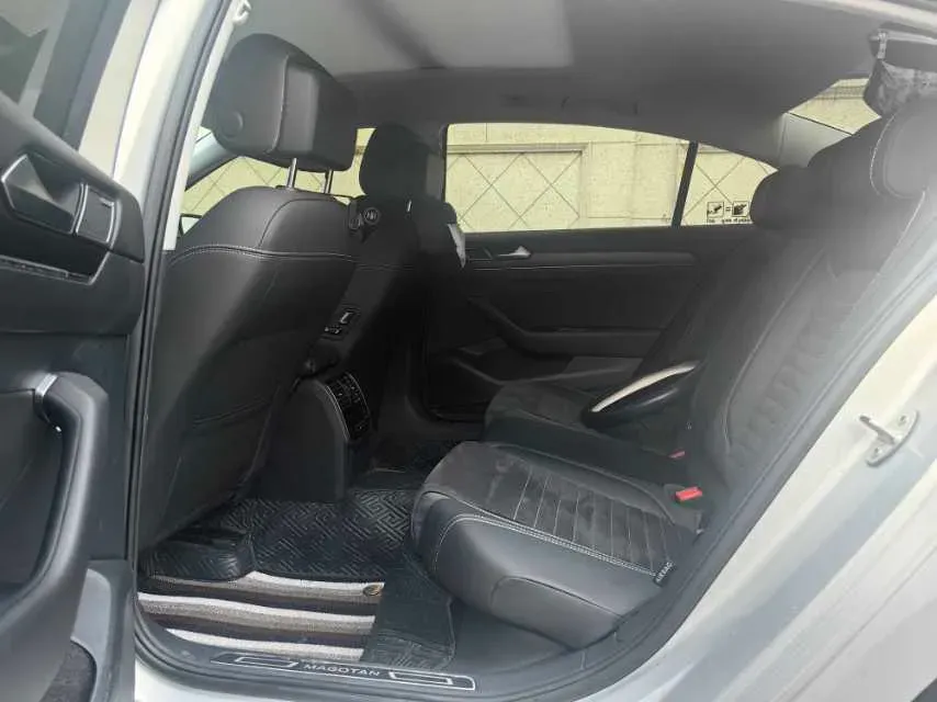 2020 Volkswagen Magotan 2.0T 186HP L4 7DCT,autocango,china used car exporter,china ev exporter,chinese used car exporter,chinese used ev exporter