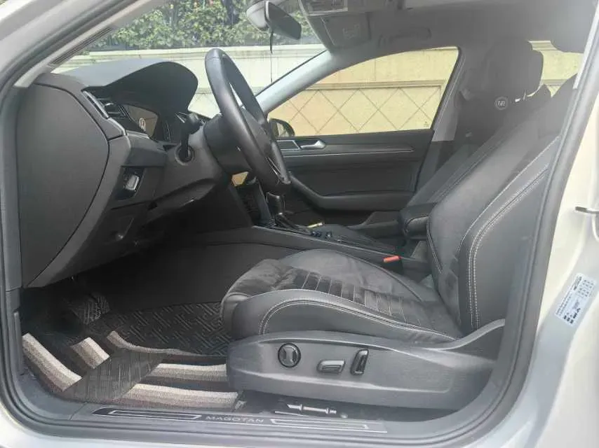 2020 Volkswagen Magotan 2.0T 186HP L4 7DCT,autocango,china used car exporter,china ev exporter,chinese used car exporter,chinese used ev exporter