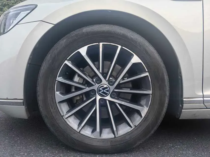 2020 Volkswagen Magotan 2.0T 186HP L4 7DCT,autocango,china used car exporter,china ev exporter,chinese used car exporter,chinese used ev exporter