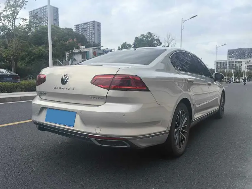 2020 Volkswagen Magotan 2.0T 186HP L4 7DCT,autocango,china used car exporter,china ev exporter,chinese used car exporter,chinese used ev exporter