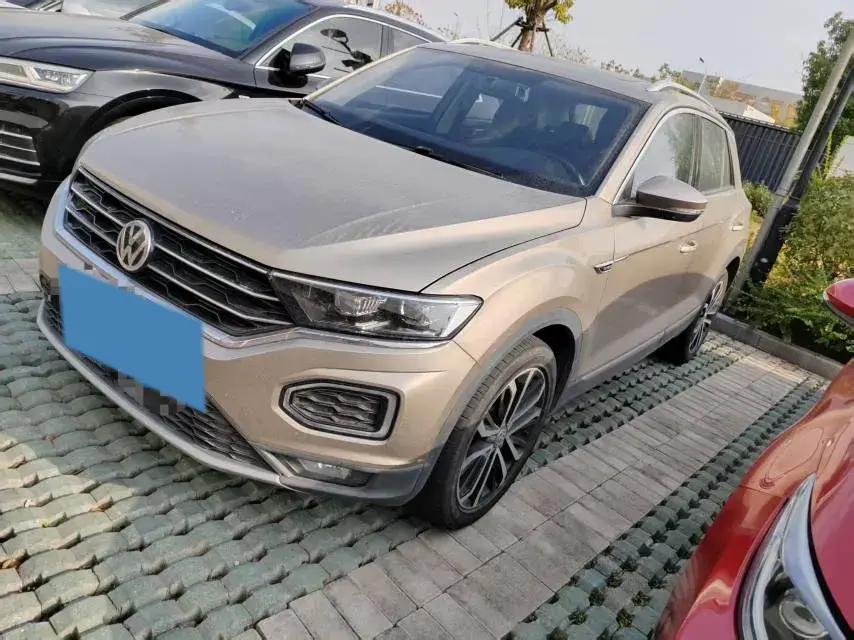 2019 Volkswagen T-Roc 1.4T 150HP L4 7DCT 2019 Volkswagen T-Roc 1.4T 150HP L4 7DCT