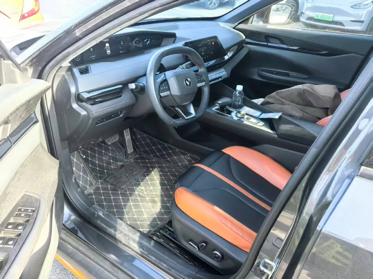 2024 ChangAn UNI-V 1.5T 188HP L4 7DCT,autocango,china used car exporter,china ev exporter,chinese used car exporter,chinese used ev exporter