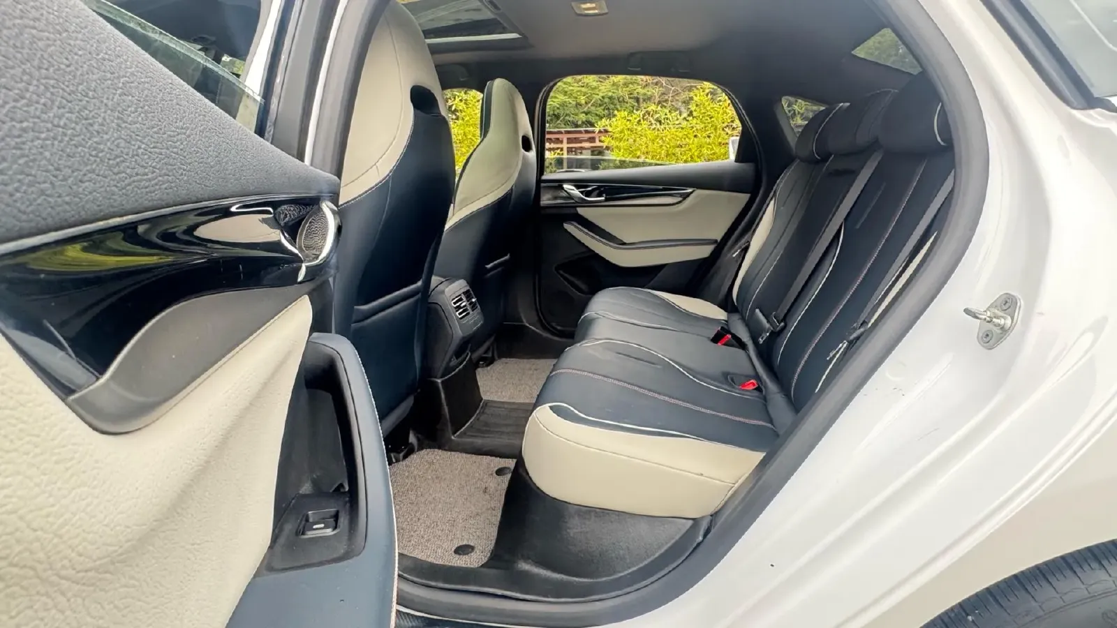 2021 Haval F7 1.5T 169HP L4 7DCT,autocango,china used car exporter,china ev exporter,chinese used car exporter,chinese used ev exporter