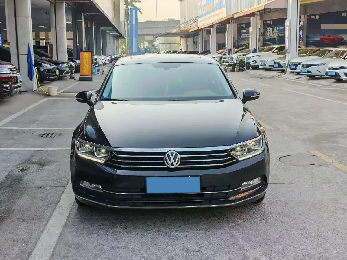 2019 Volkswagen Magotan 2.0T 186HP L4 7DCT,autocango,china used car exporter,china ev exporter,chinese used car exporter,chinese used ev exporter