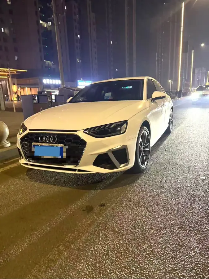 2022 Audi A4L 2.0T 190HP L4 7DCT