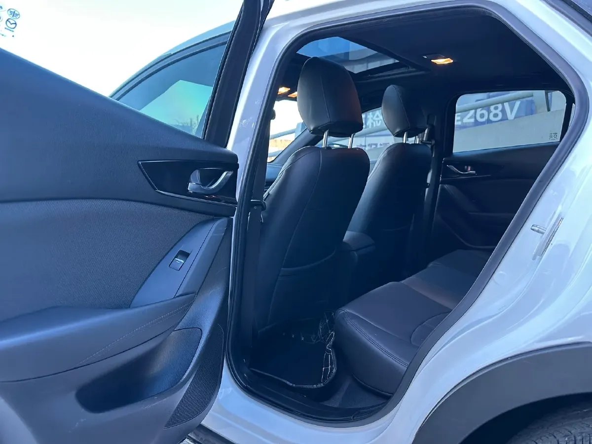 2021 Mazda CX-4 2.0L 158HP L4 6AT,autocango,china used car exporter,china ev exporter,chinese used car exporter,chinese used ev exporter