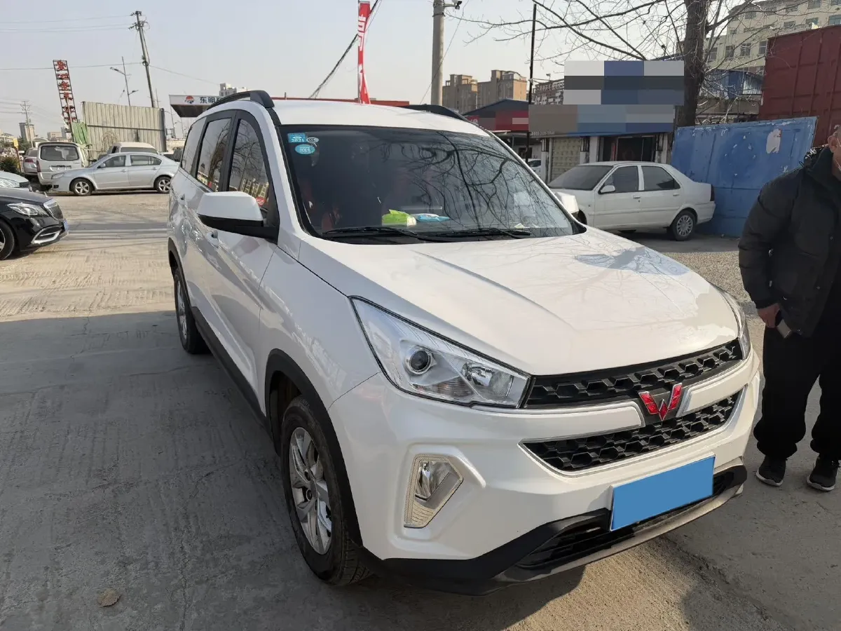2019 WuLing HongGuang S3 1.5L 99HP L4 6MT,autocango,china used car exporter,china ev exporter,chinese used car exporter,chinese used ev exporter