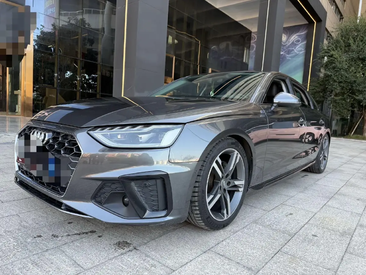 2022 Audi A4L 2.0T 190HP L4 7DCT