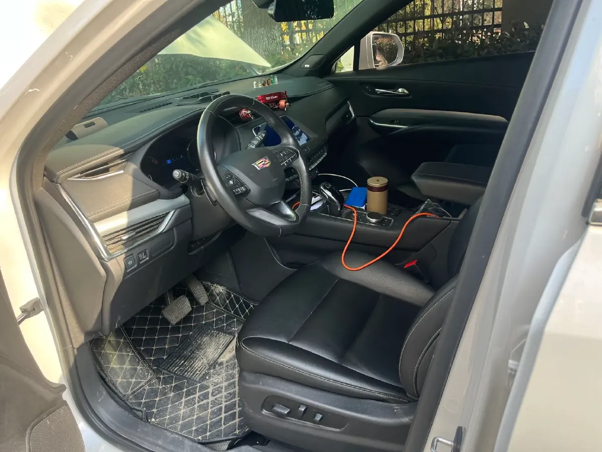 2021 Cadillac XT4 2.0T 237HP L4 9AT,autocango,china used car exporter,china ev exporter,chinese used car exporter,chinese used ev exporter